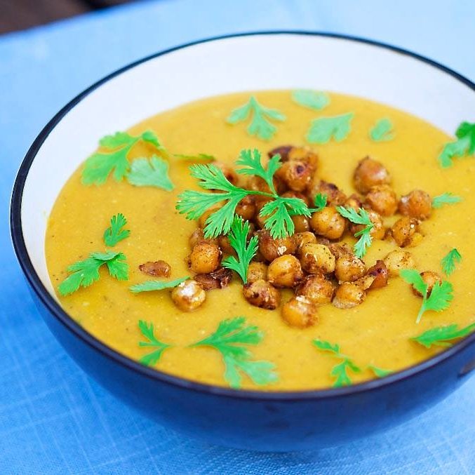  Søtpotetsuppe med crispy kikerter