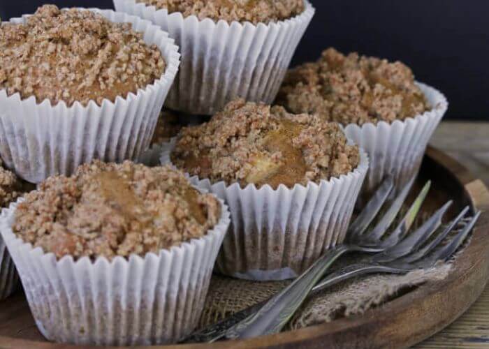 Eplemuffins med crumble-topping
