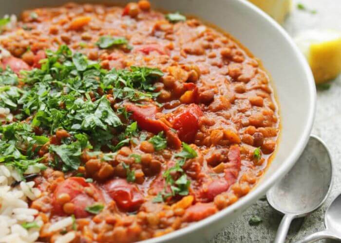 Daal er en vegetarisk linsegryte som serveres til nesten alle måltider i India.