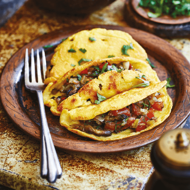 Vegansk omelett uten egg med krydret, indisk full.