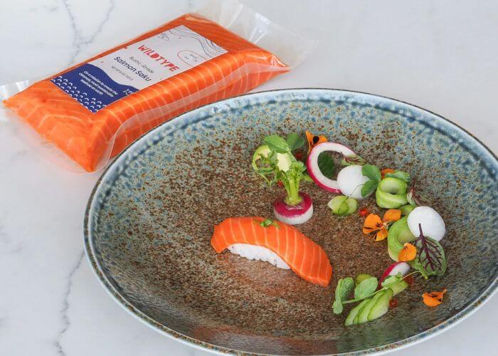 Dyrket laks fra startup-selskapet Wildtype Foods servert som sushi.